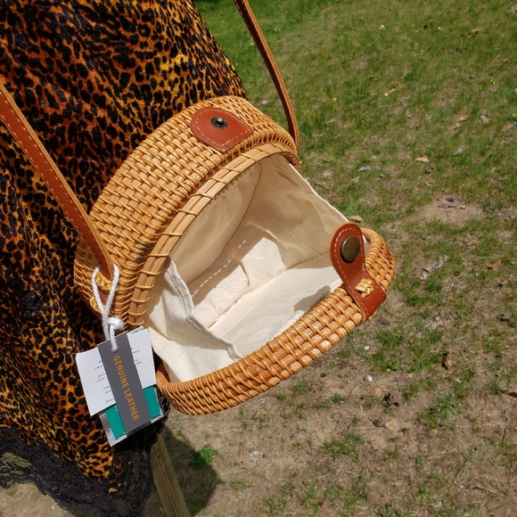 Wicker Purse - Picture 7 of 8